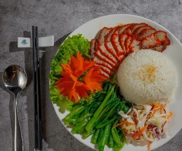 Khách sạn Halios
