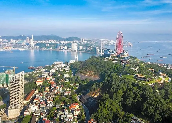 Khách sạn Halios